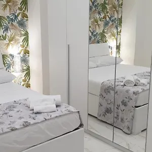Partenope&ulisse House Apartamento